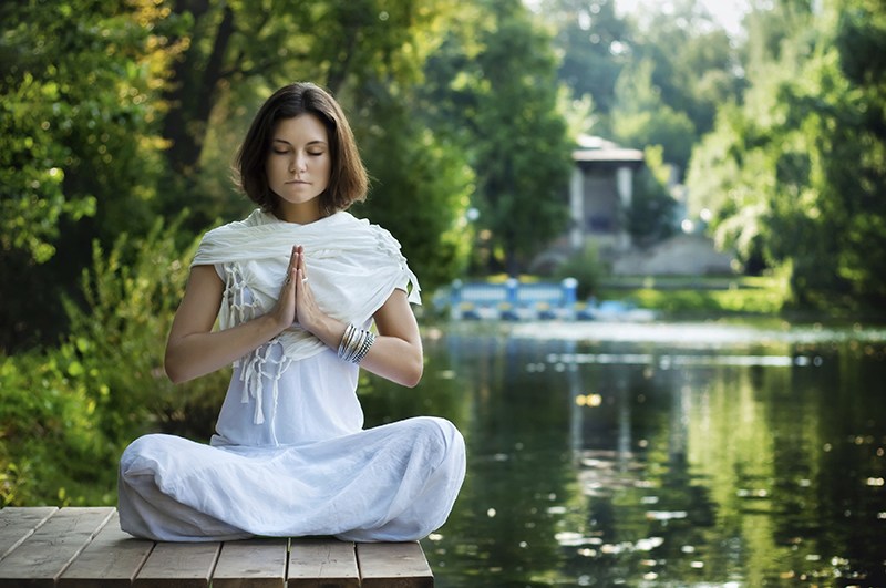 5 moduri (dovedite stiintific) in care ne ajuta meditatia