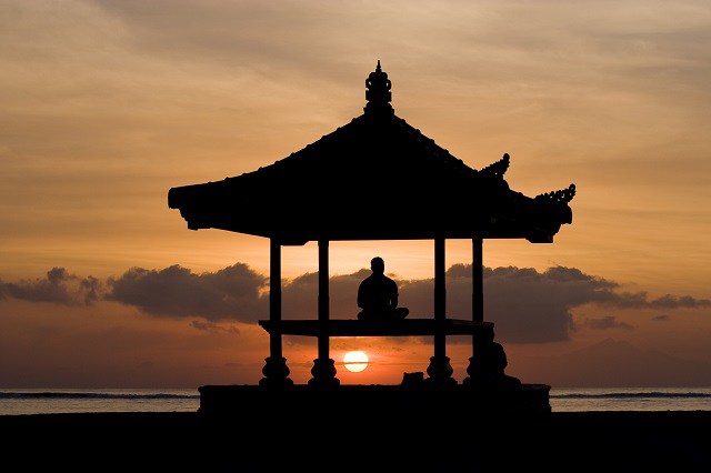 meditatie in templu japonez dreamstime 8472265