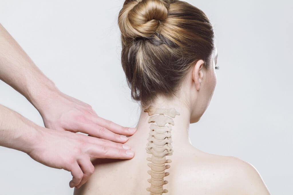 Studiu: Efectele masajului asupra durerilor din zona cervicala
Imagine de la Sergey G. - Pixabay